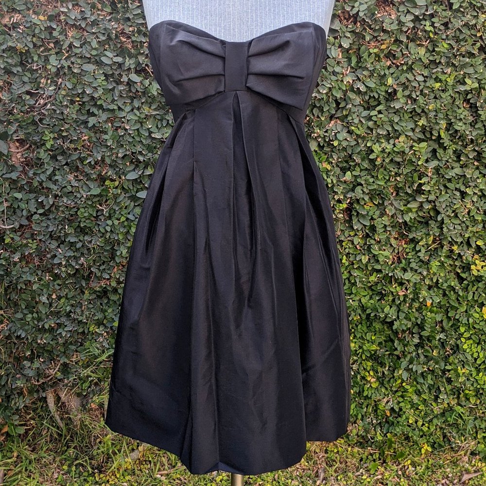 Baby Doll Black Dress with Bow at Sweetheart Bust